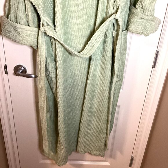 Vintage Diamond Tea Green Women's Bath Robe Size M-L Shoulder Pads Bathrobe - Picture 10 of 13